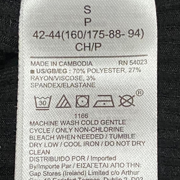 GAP Ribbed Puff Sleeve Dress - Picture 6 of 8